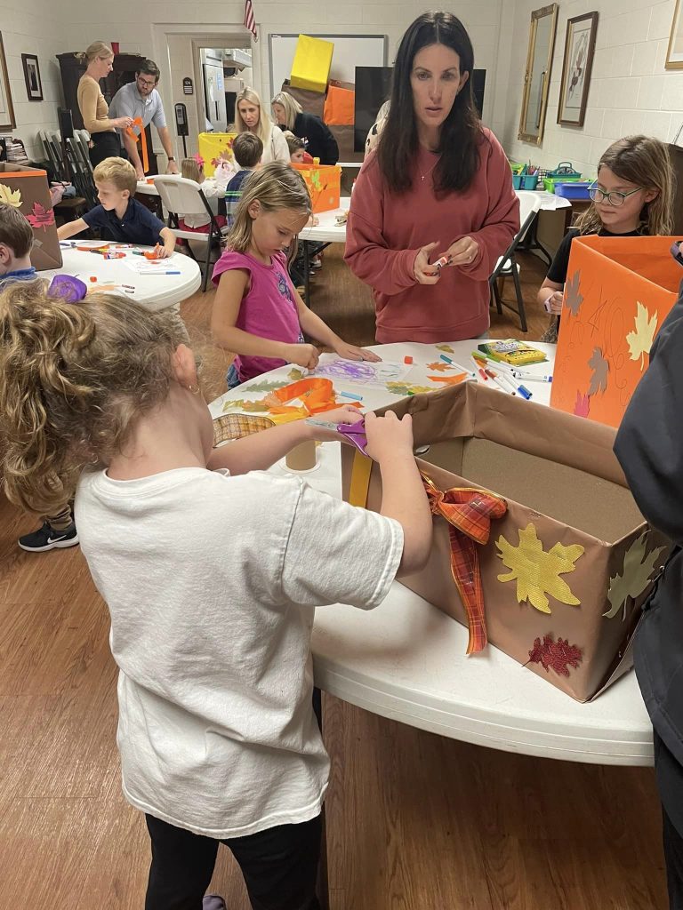 Decorating THanksgiving food boxes