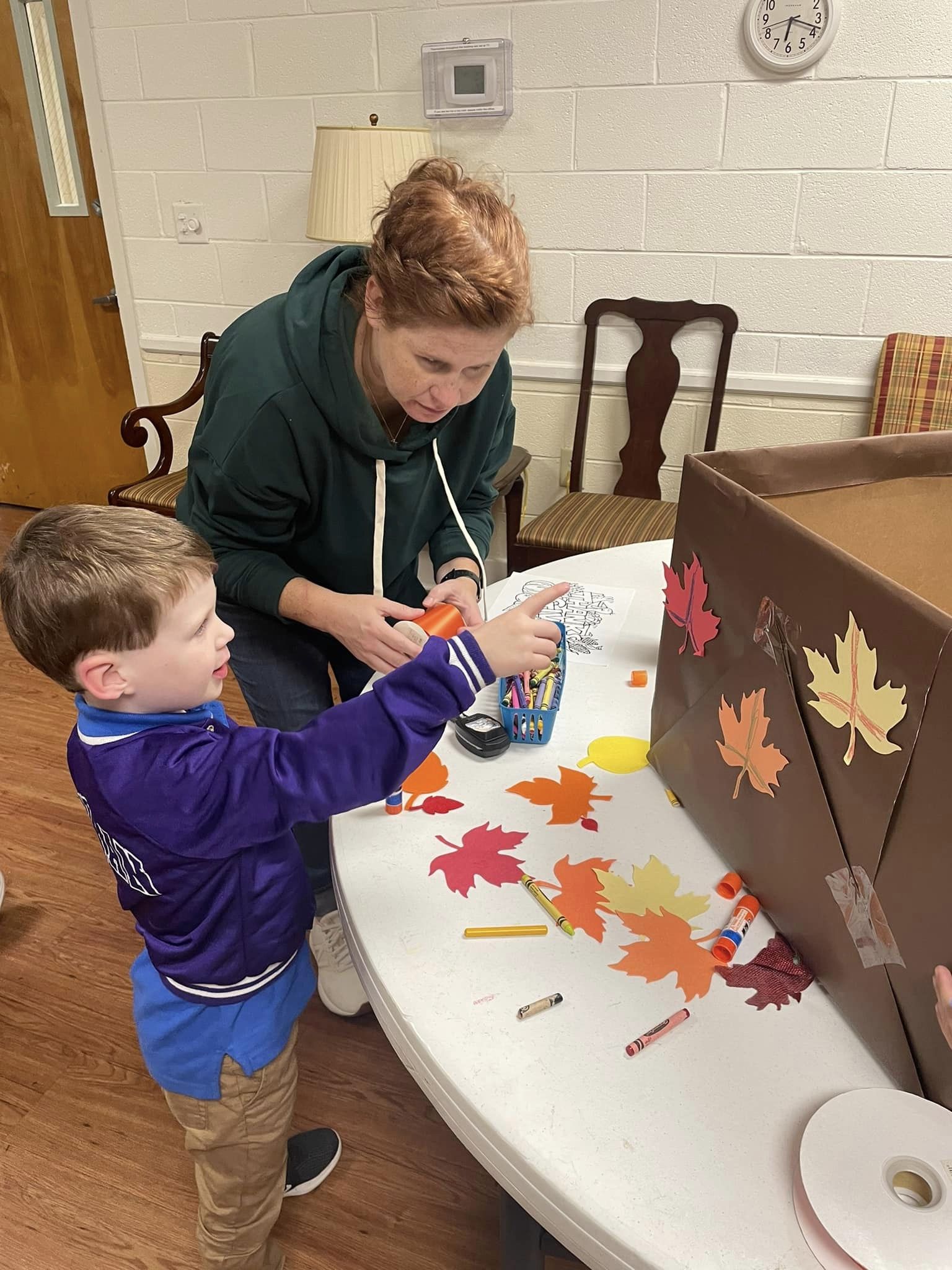 Decorating THanksgiving food boxes